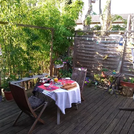 La Petite Conquete Bed & Breakfast *